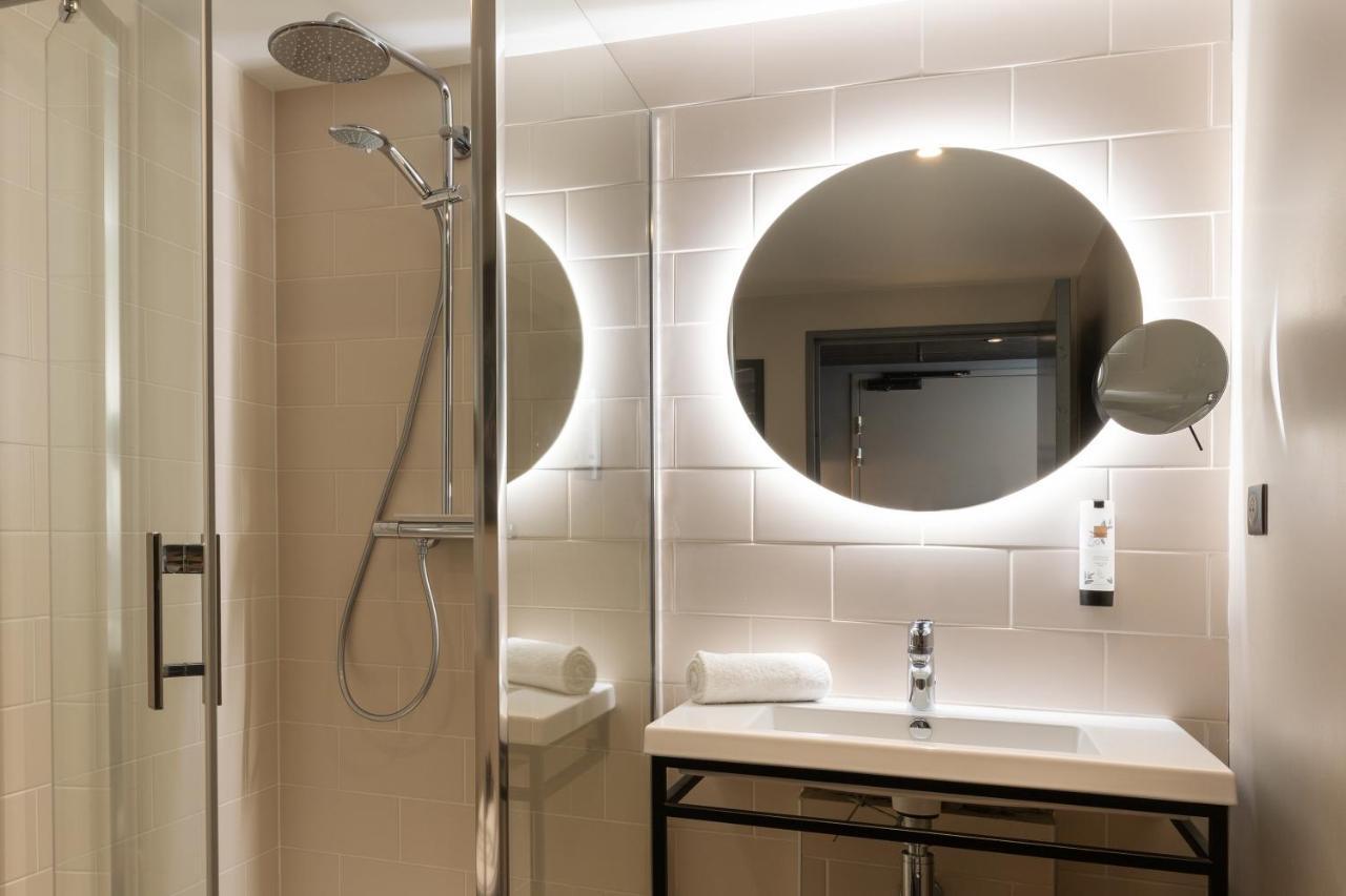 Chambre Familiale avec Douche Accessible en Fauteuil Roulant
