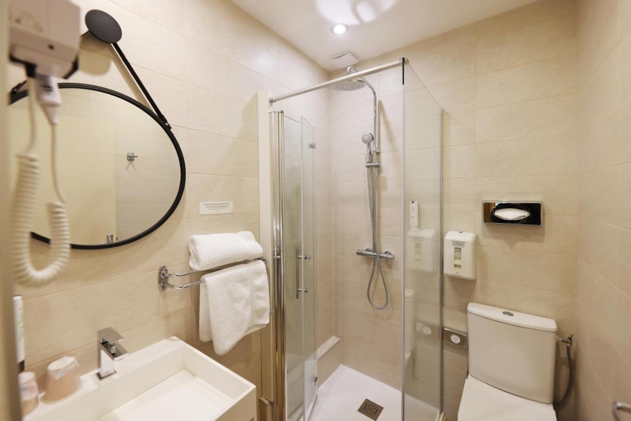 Twin Room,1353607090:JPEG