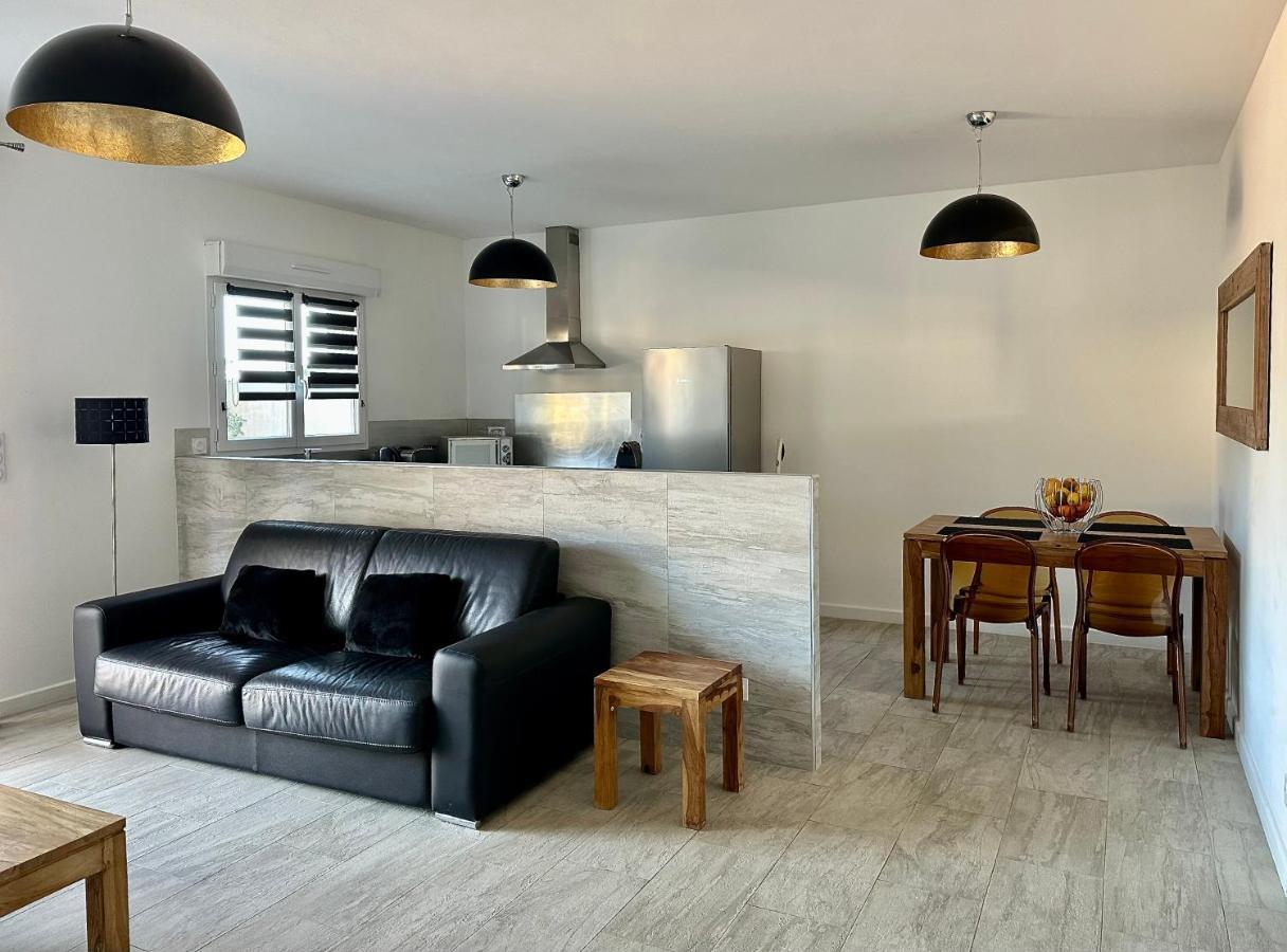 One-Bedroom Apartment,1352295980:JPEG