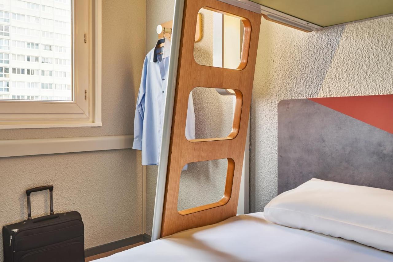 Chambre Triple avec 1 Lit Double et 1 Lit Superposé