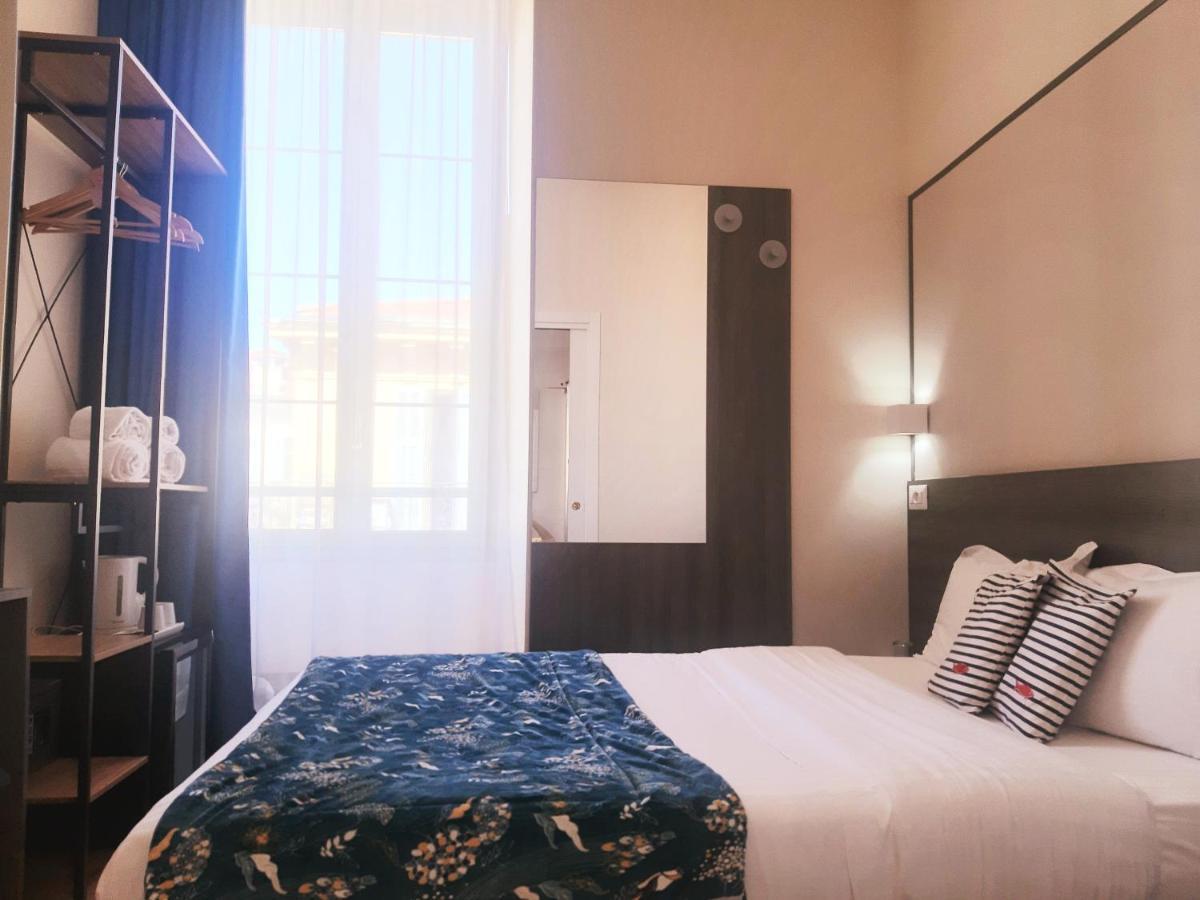 Small Double Room,1381448042:JPEG
