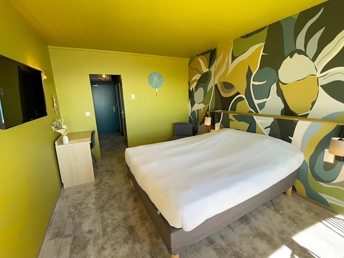 Deluxe Double Room with Balcony and Sea View