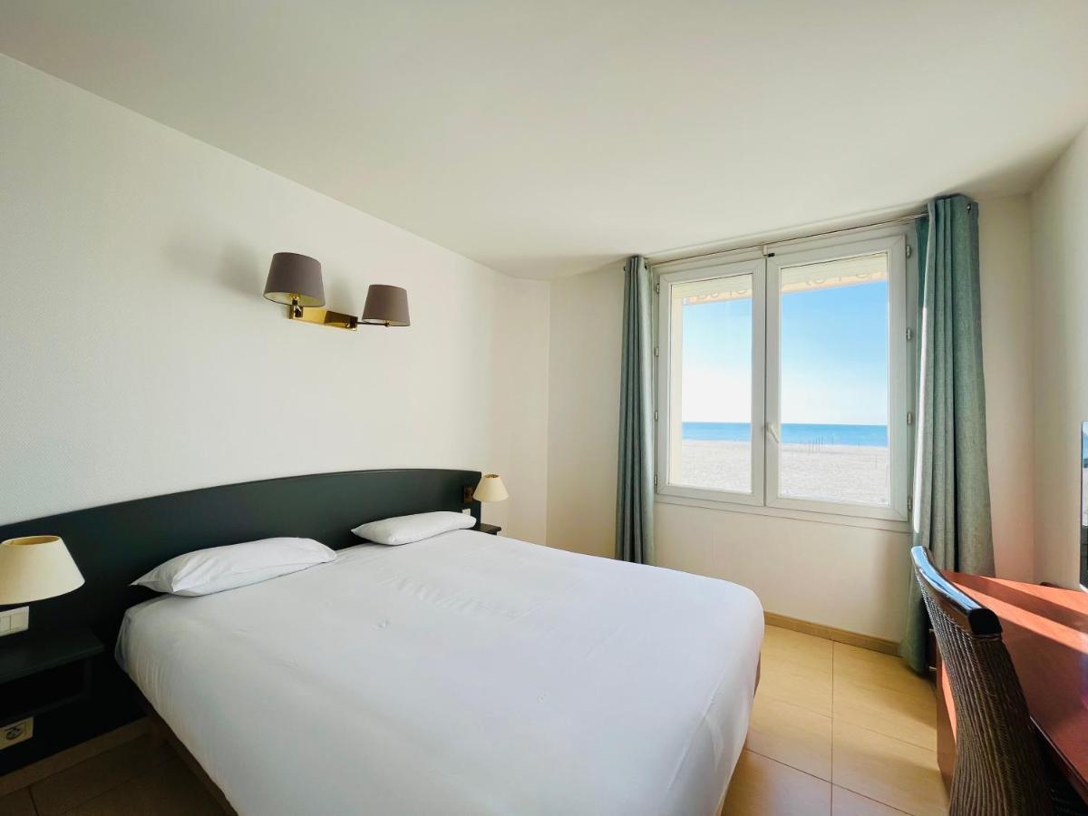 Double or Twin Room Sea View