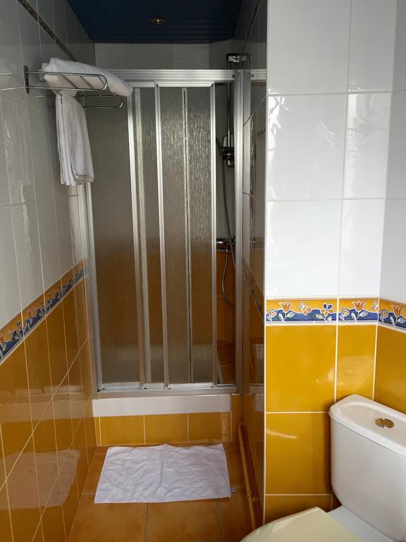 Comfort Double Room Shower