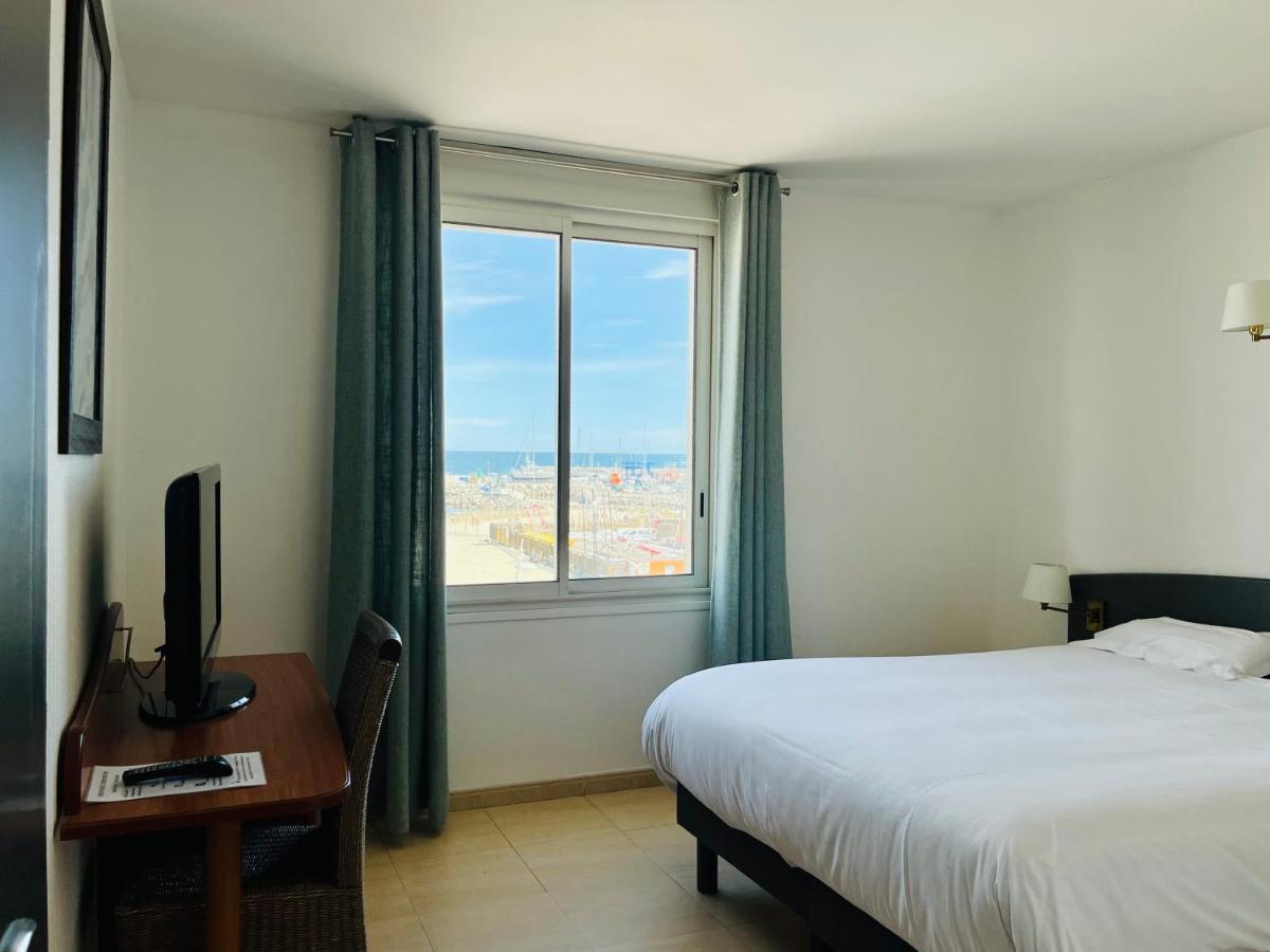 Double or Twin Room Sea View
