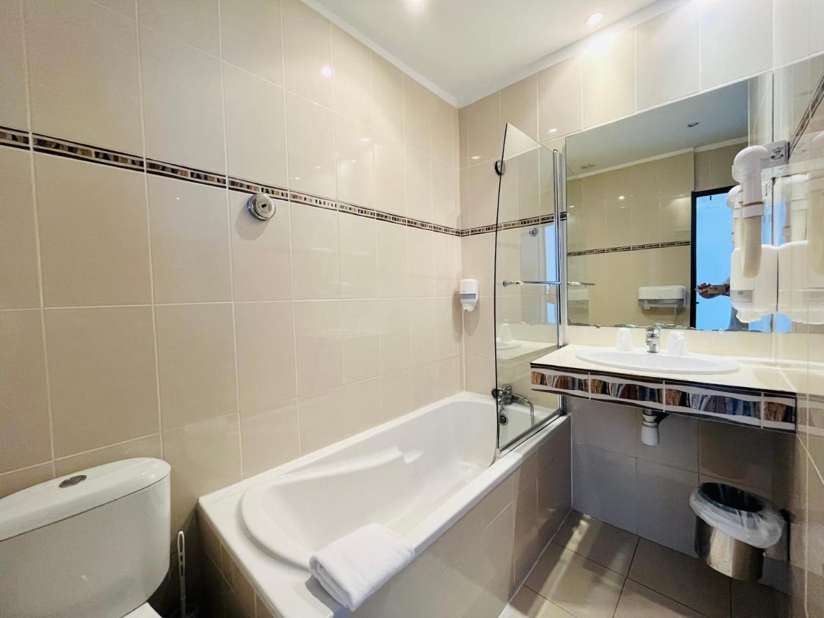 Double or Twin Room Sea View