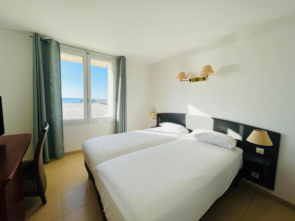 Double or Twin Room Sea View