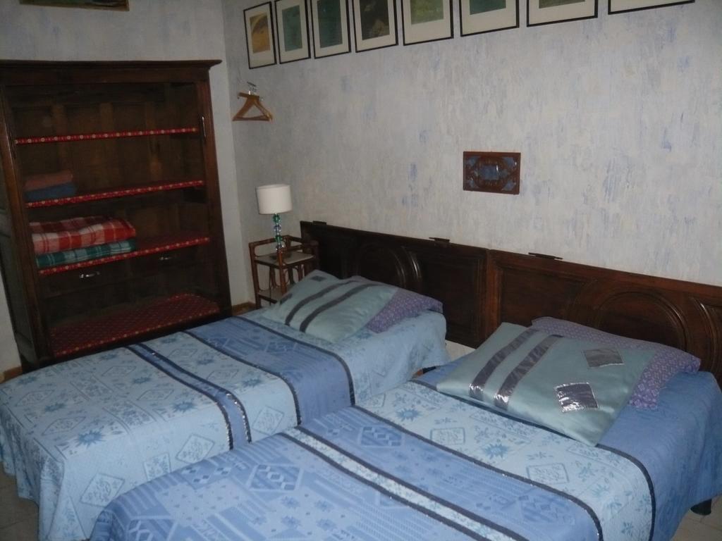 Zweibettzimmer mit Gemeinschaftsbad