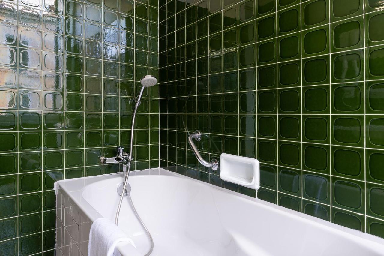 Single,1756393729:JPEG