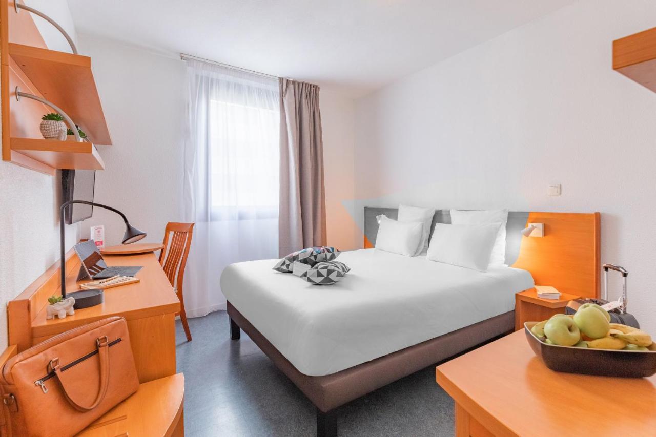 One-Bedroom Apartment,1403822606:JPEG