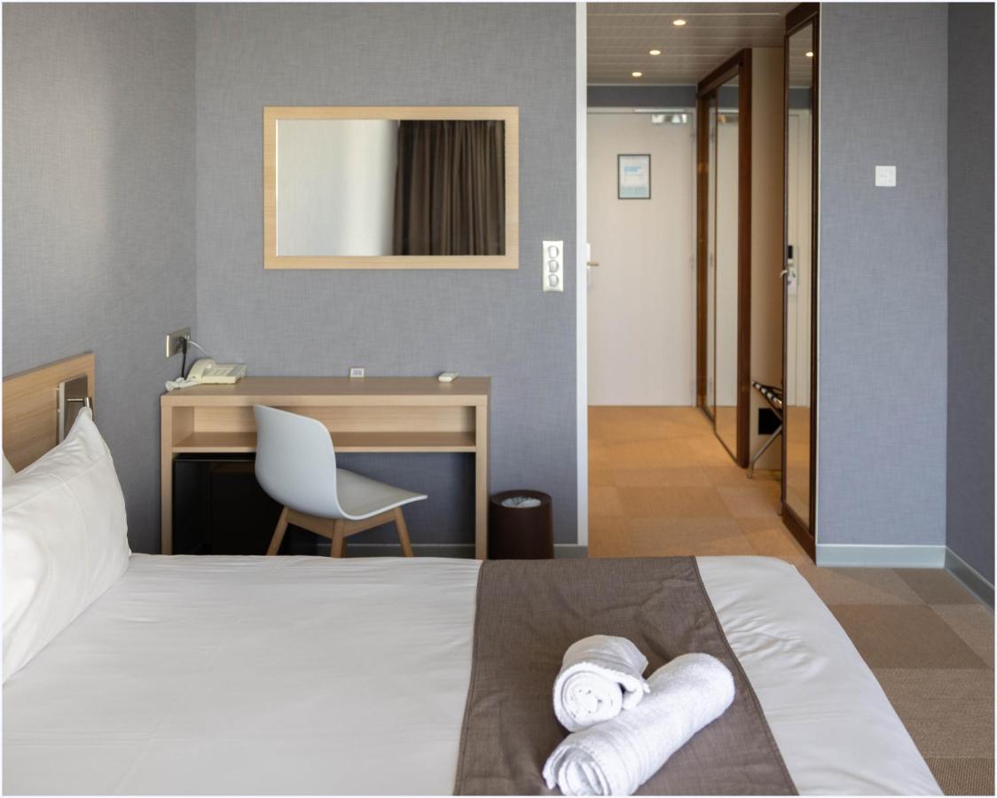 Standard Room Single Beds Sea View