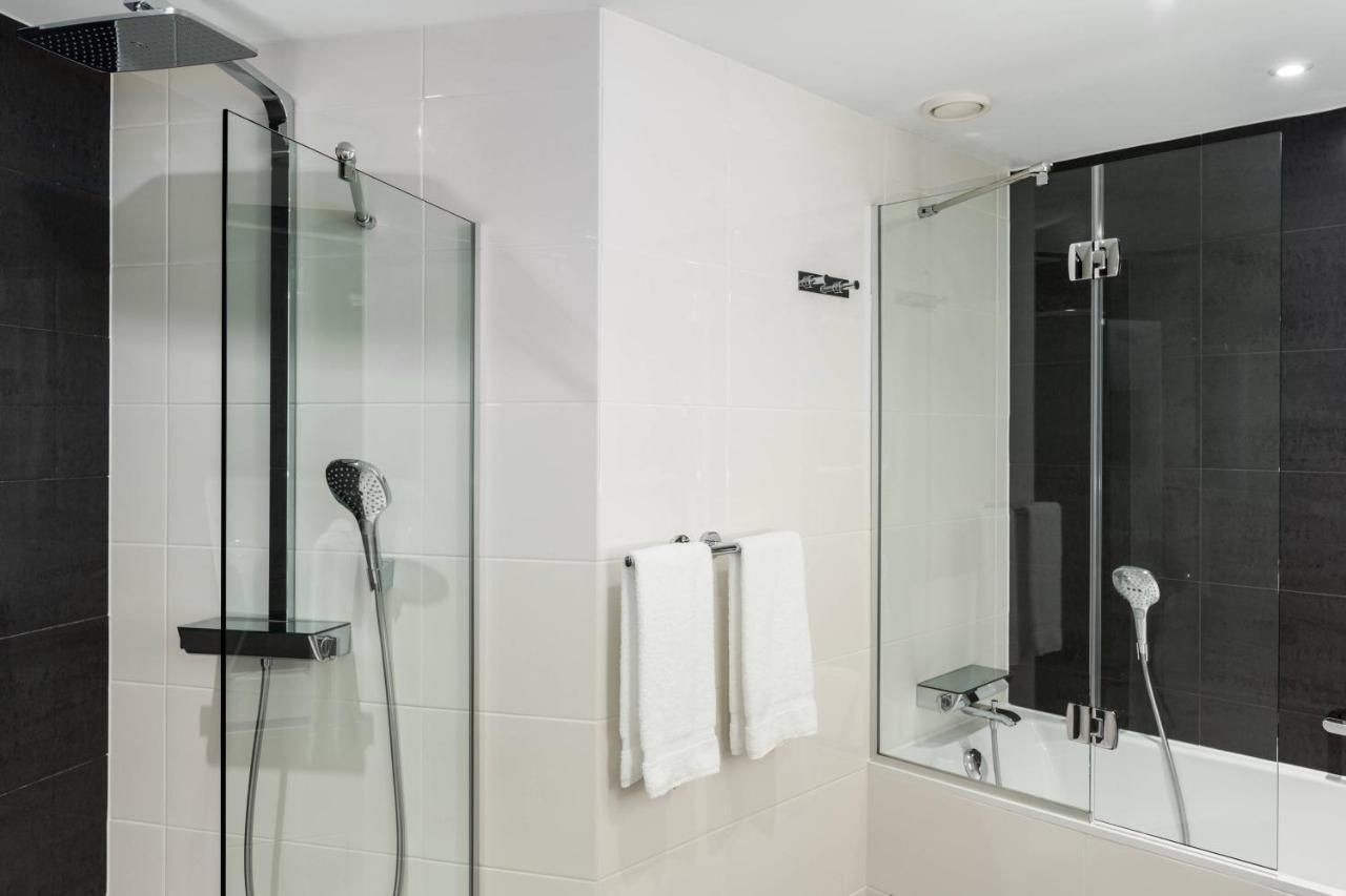 Parisian Suite,1404874790:JPEG