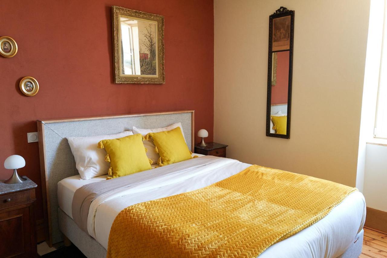 Queen Room Garden View