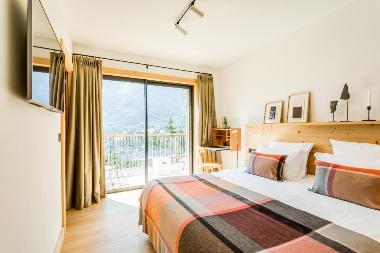 Deluxe Double Room Shower