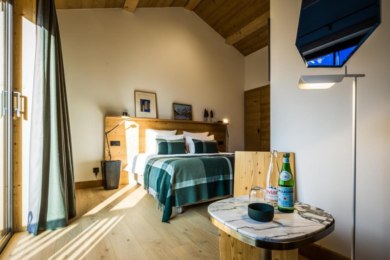 Deluxe Double Room Shower