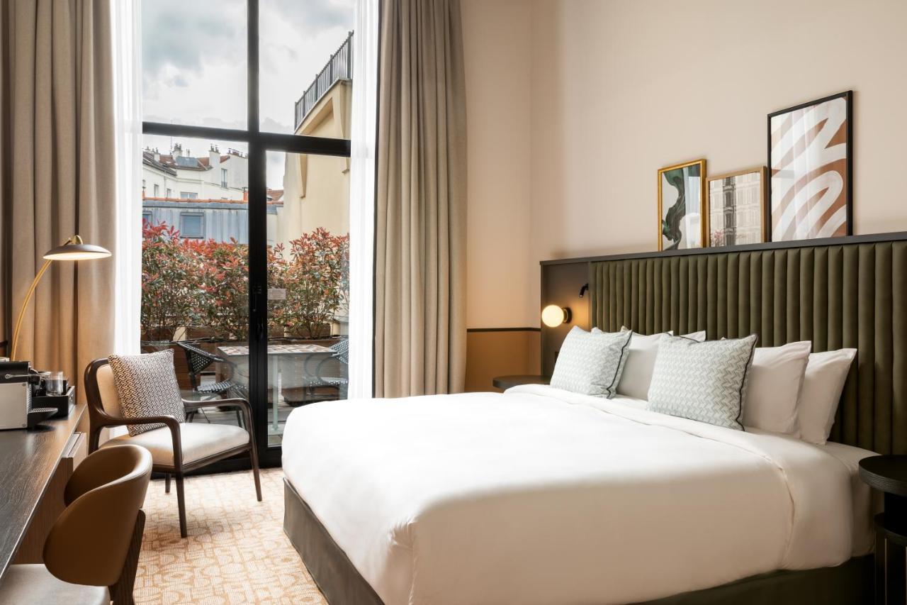 Deluxe King Room with Terrace