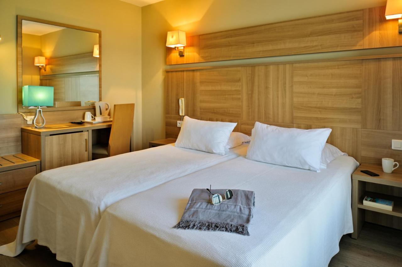 Double or Twin Room Sea View