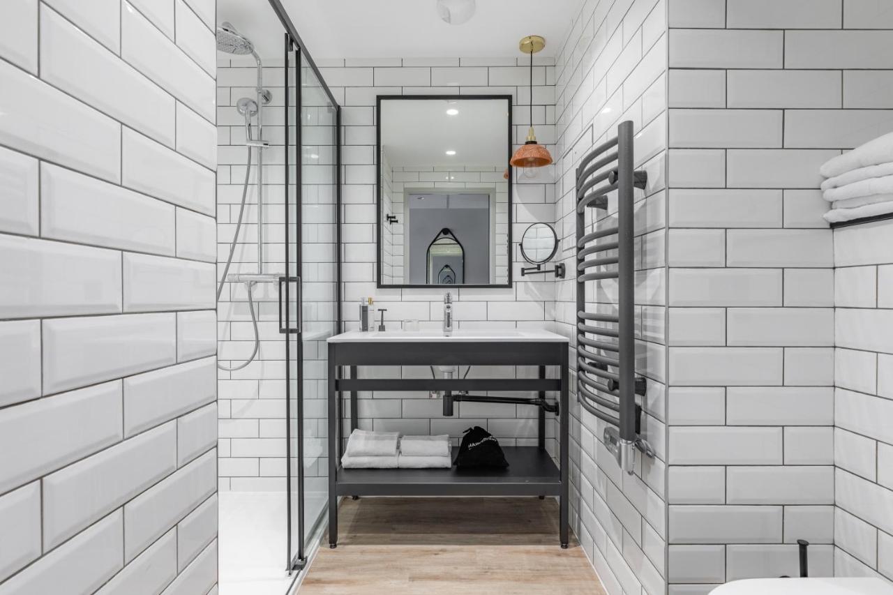 Penthouse Studio,1419566223:JPEG