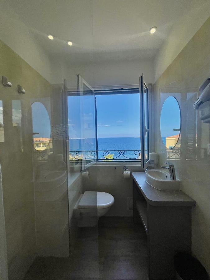 Double or Twin Room Sea View