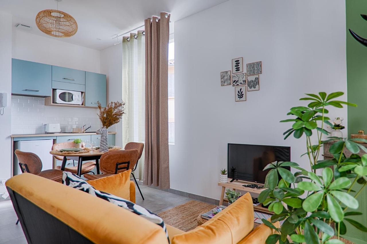 Studio Apartment