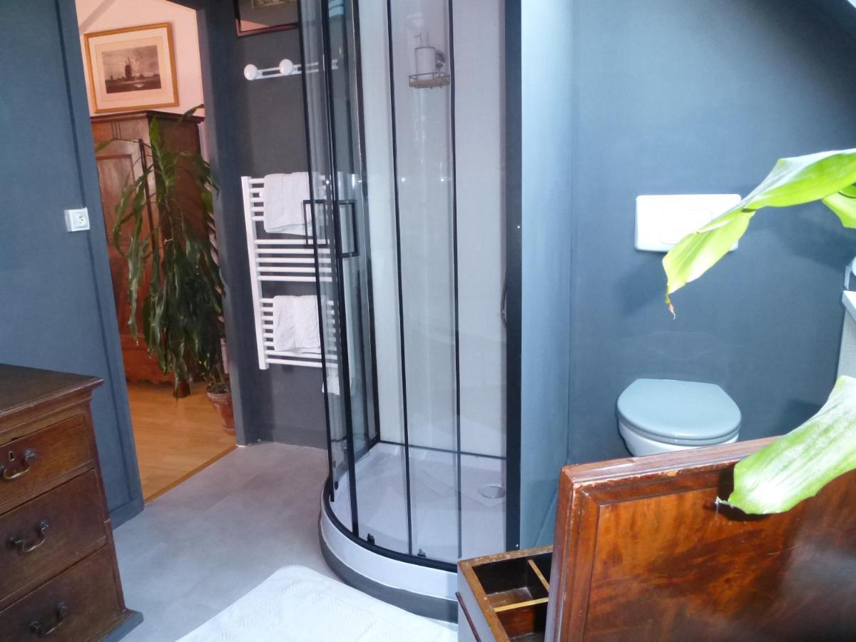 Double Room Private Bathroom