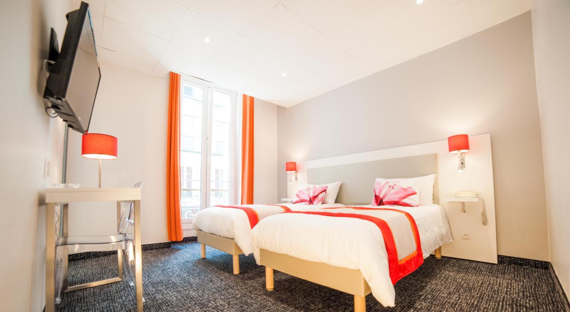 Quarto com 2 Camas de Solteiro