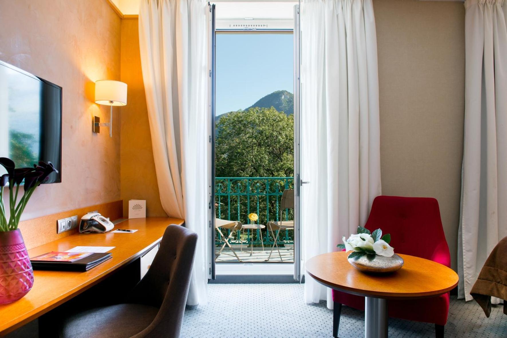Privilege Queen Room Balcony Spa Access Reservation Needed