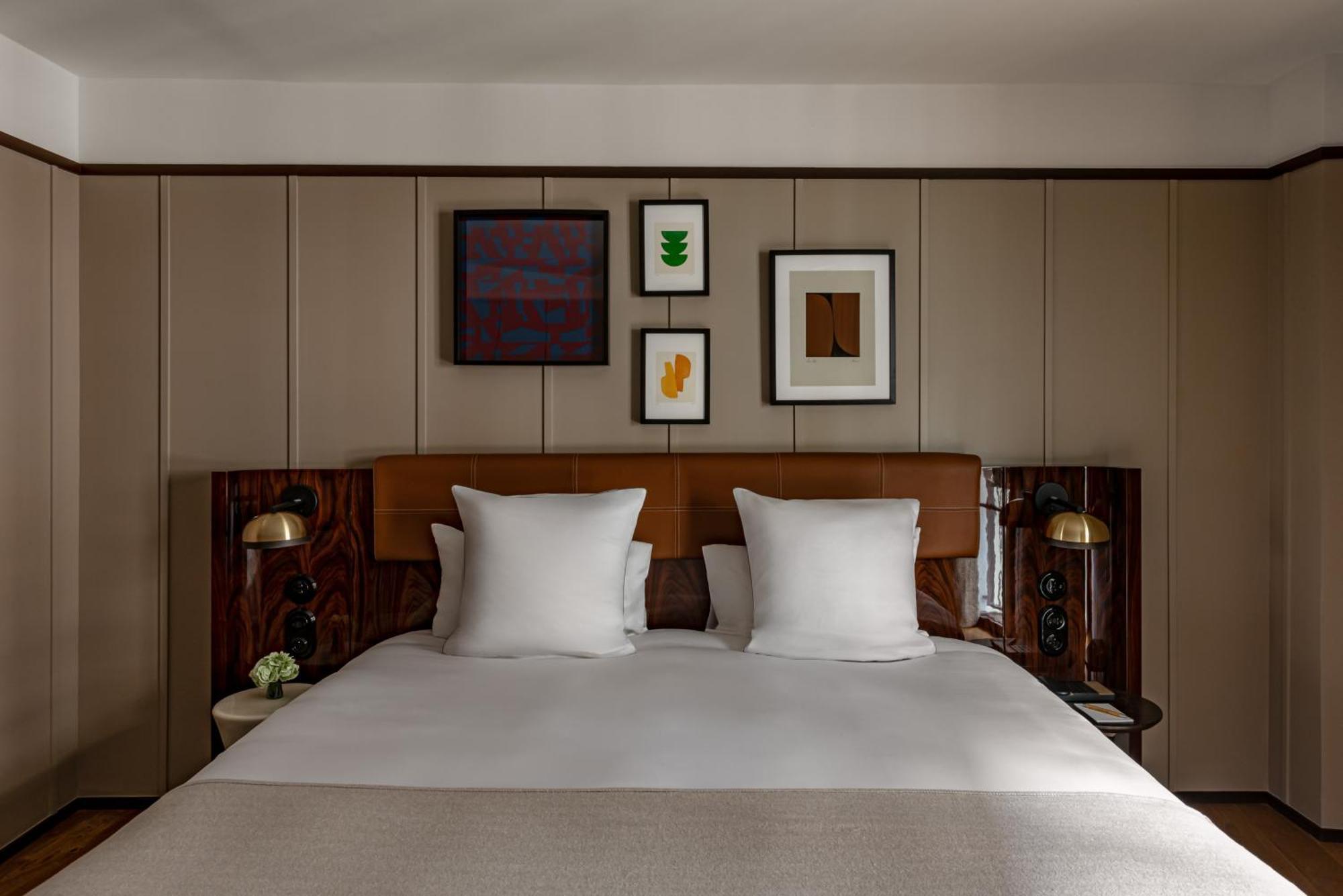 Deluxe Room,1549645918:JPEG