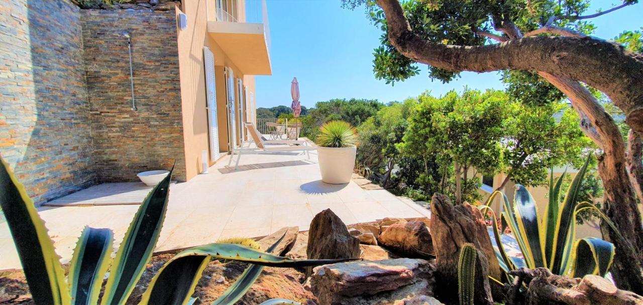 One-Bedroom Apartment - Sea Side,1465973438:JPEG