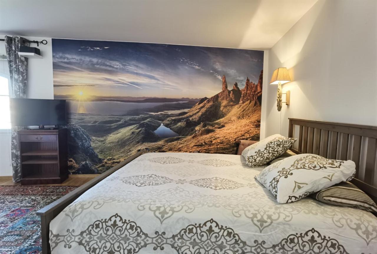 Queen Room Garden View