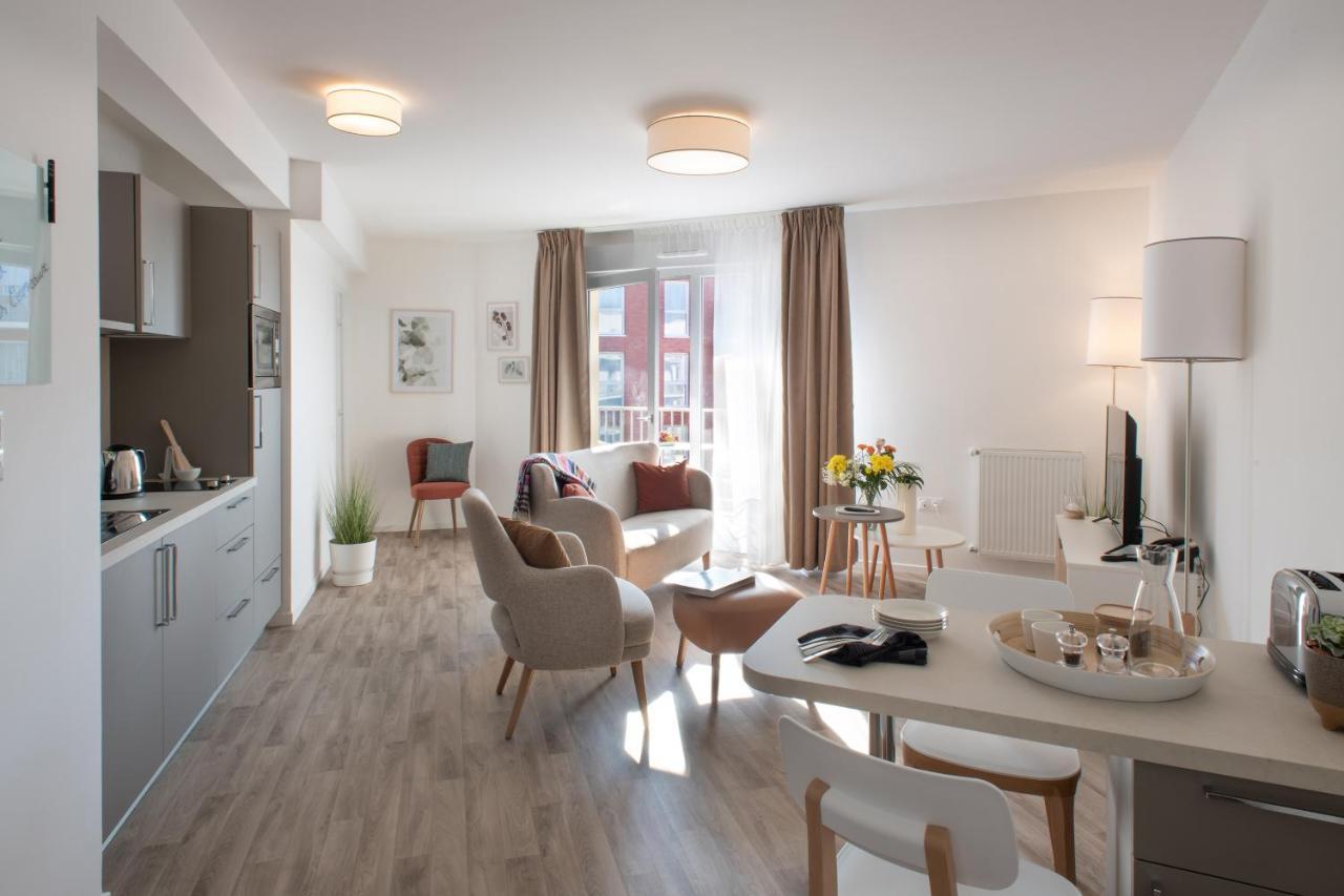 One-Bedroom Apartment,1468986512:JPEG