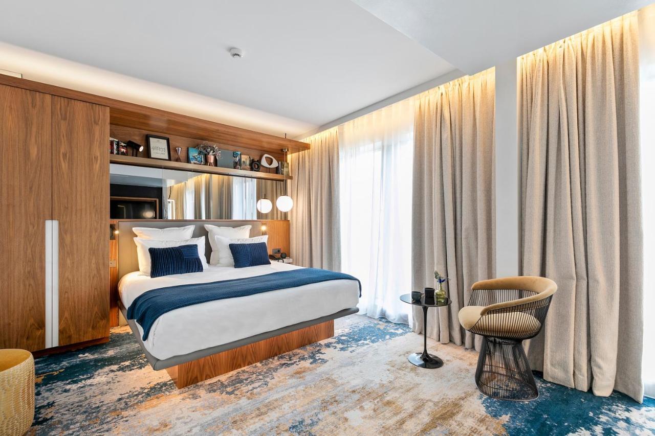 Deluxe King Room,1469891645:JPEG