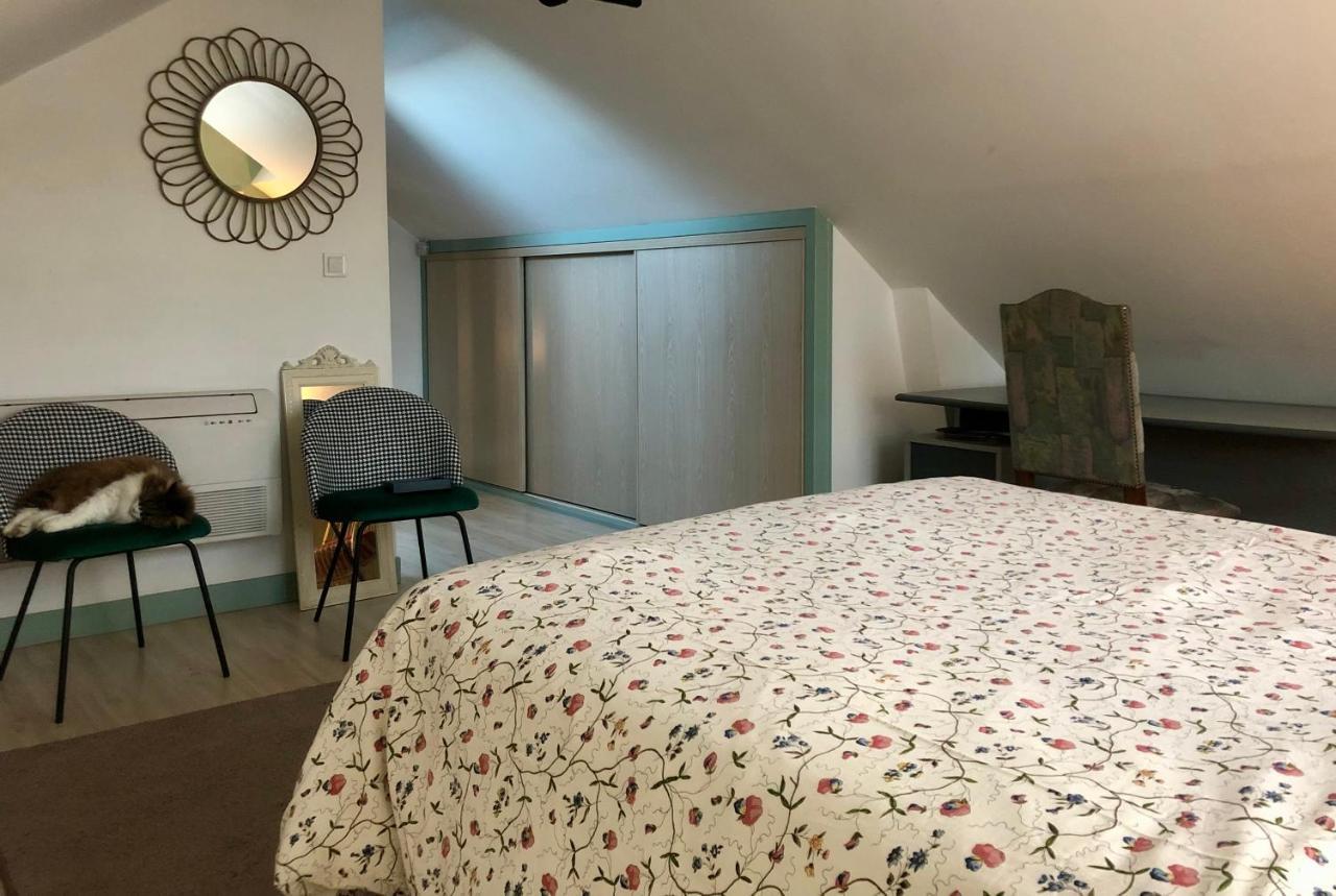 Double Room Private Bathroom