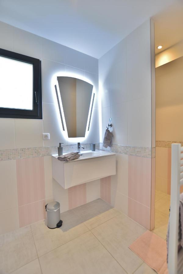 One-Bedroom Apartment,1559281957:JPEG