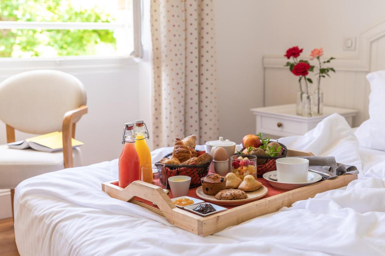 Double Room,1498666699:JPEG
