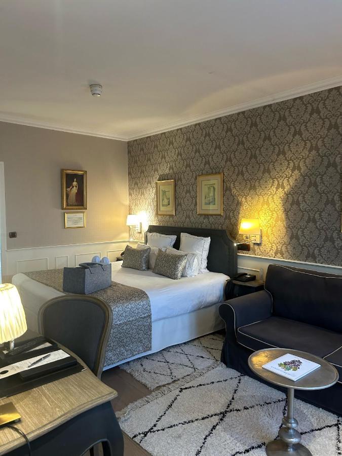 Deluxe Family Room,1662391883:JPEG