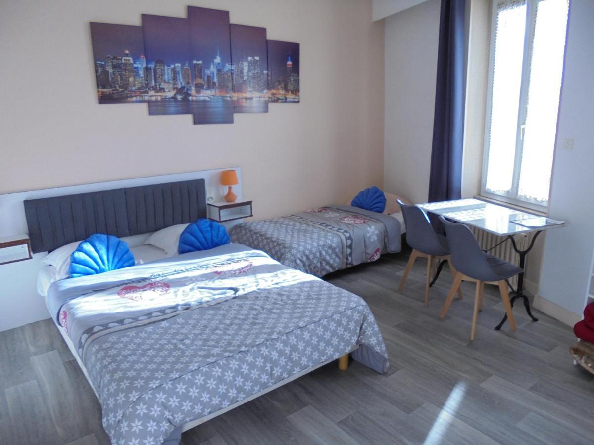 Family Room (2 Adults + 3 Children),1521829231:JPEG