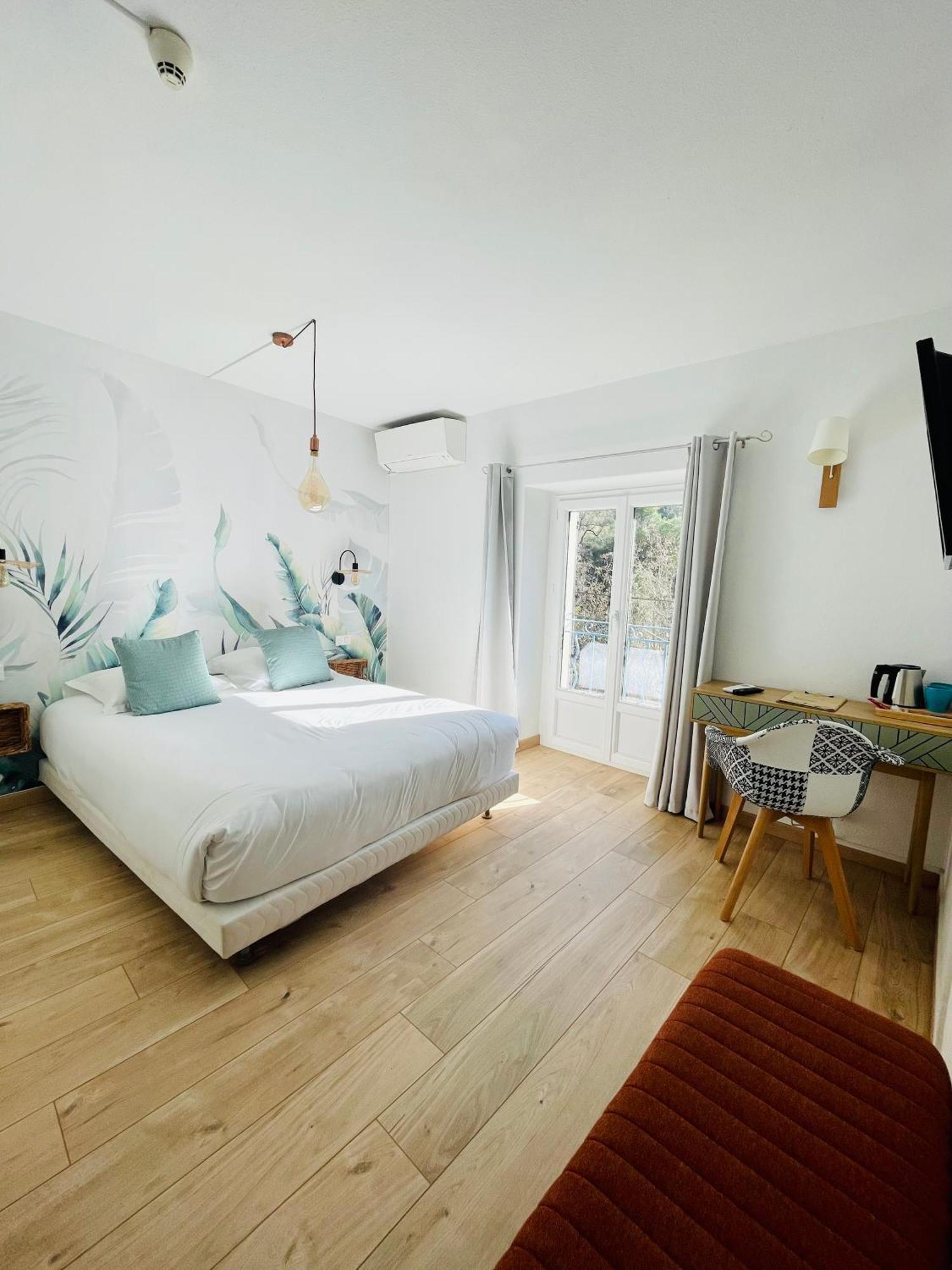 Deluxe Double Room,1498819243:JPEG
