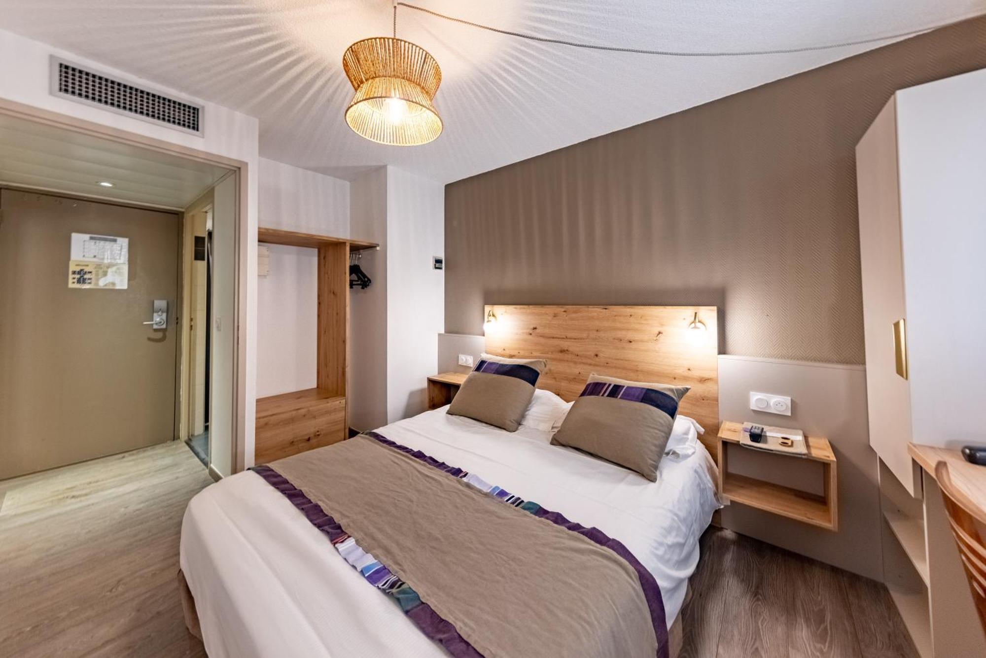 Standard Double or Twin Room,1498845964:JPEG