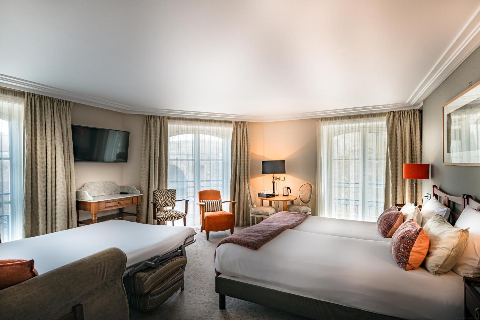Prestige Family Room