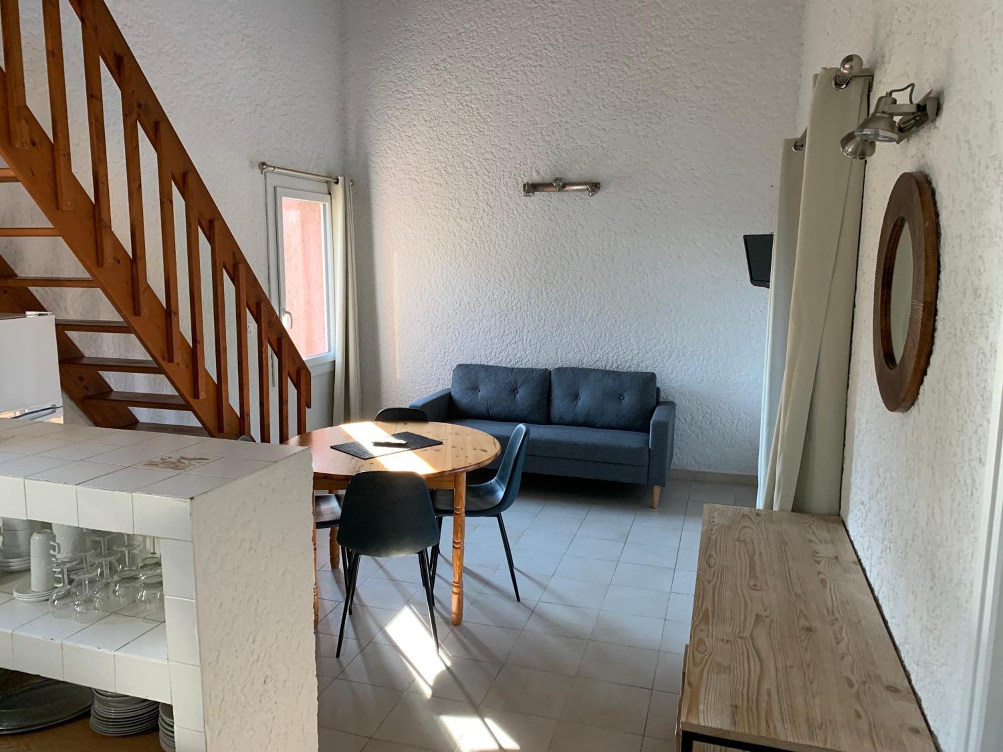 One-Bedroom Apartment Mezzanine,1499080081:JPEG