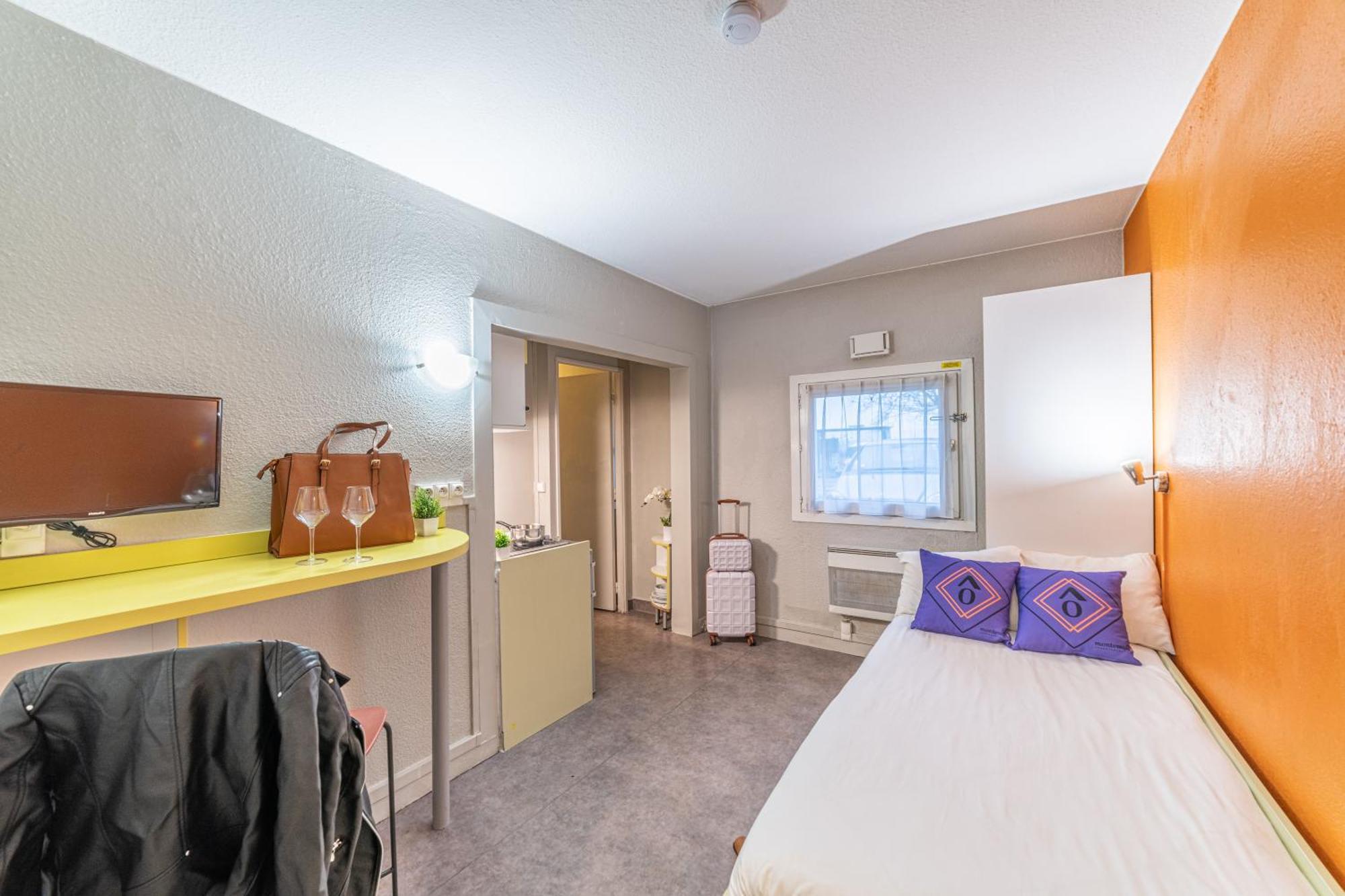 Studio with Truckle Bed,1499154853:JPEG