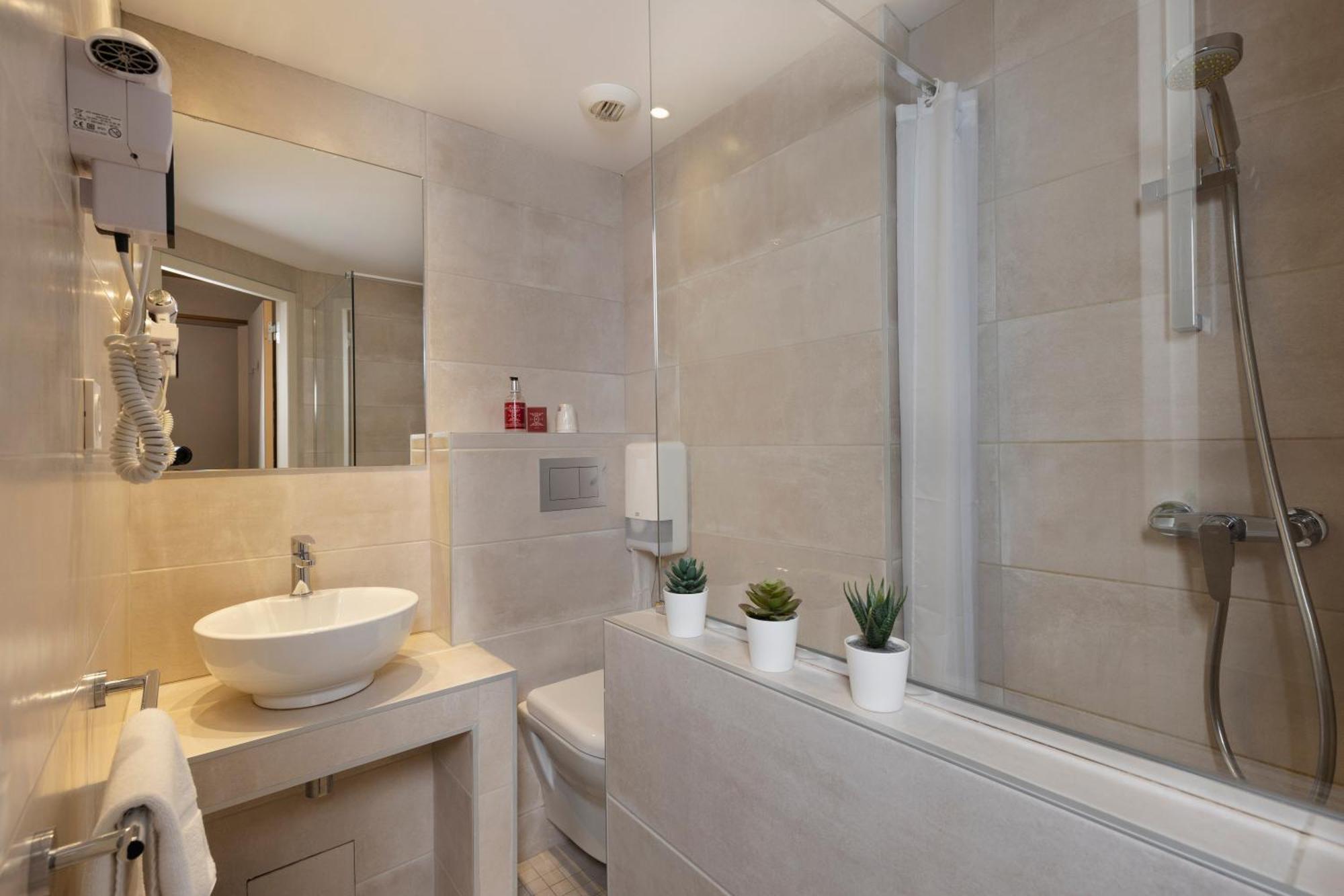 Double Room Valley Side