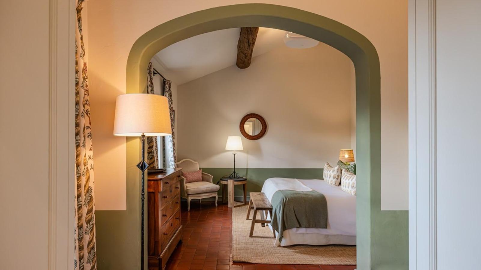 Deluxe Room,1085294860:JPEG