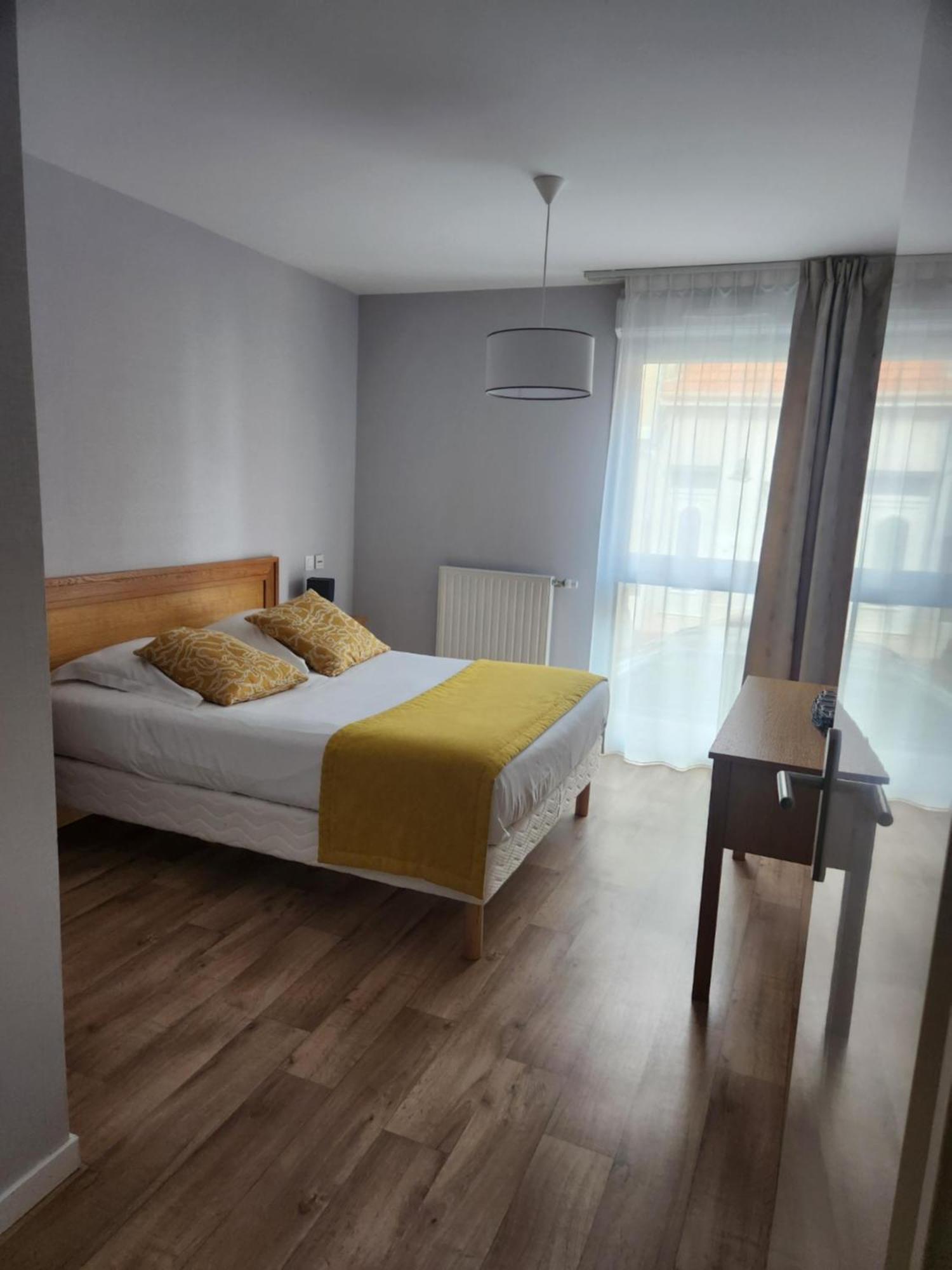 Deluxe Apartment