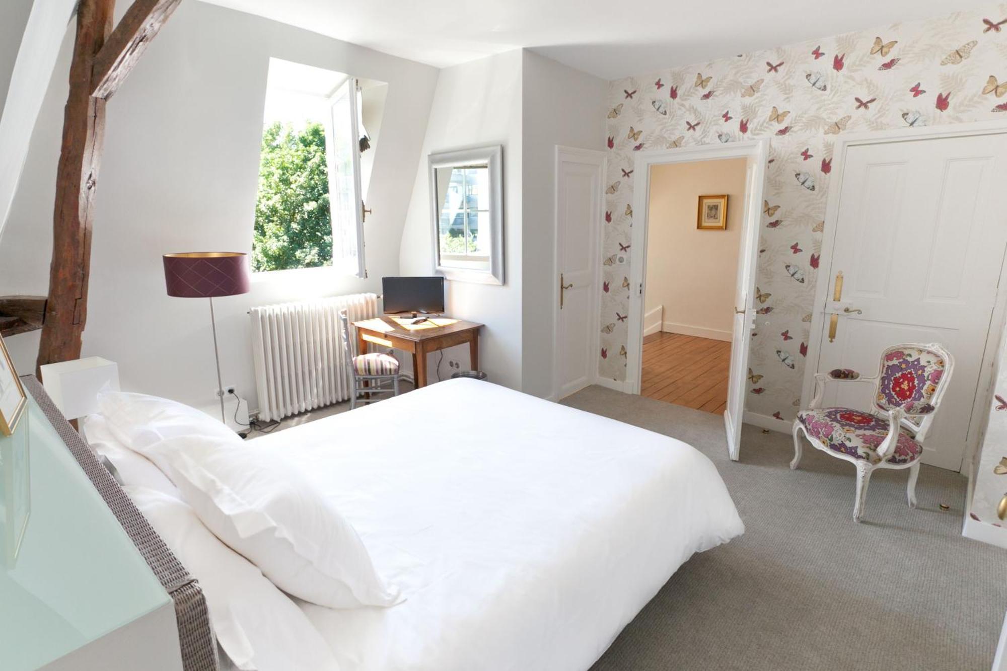 Single Room with Private Bathroom,1519589029:JPEG