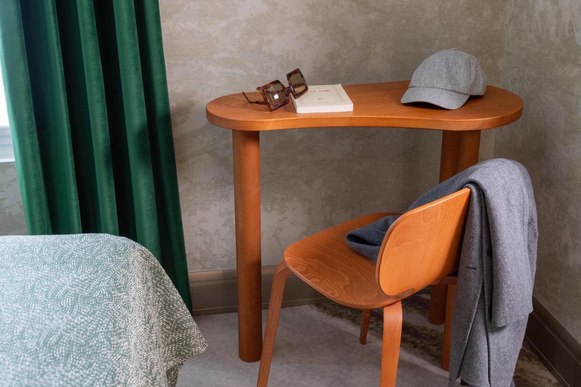 Family Room,1520563516:JPEG