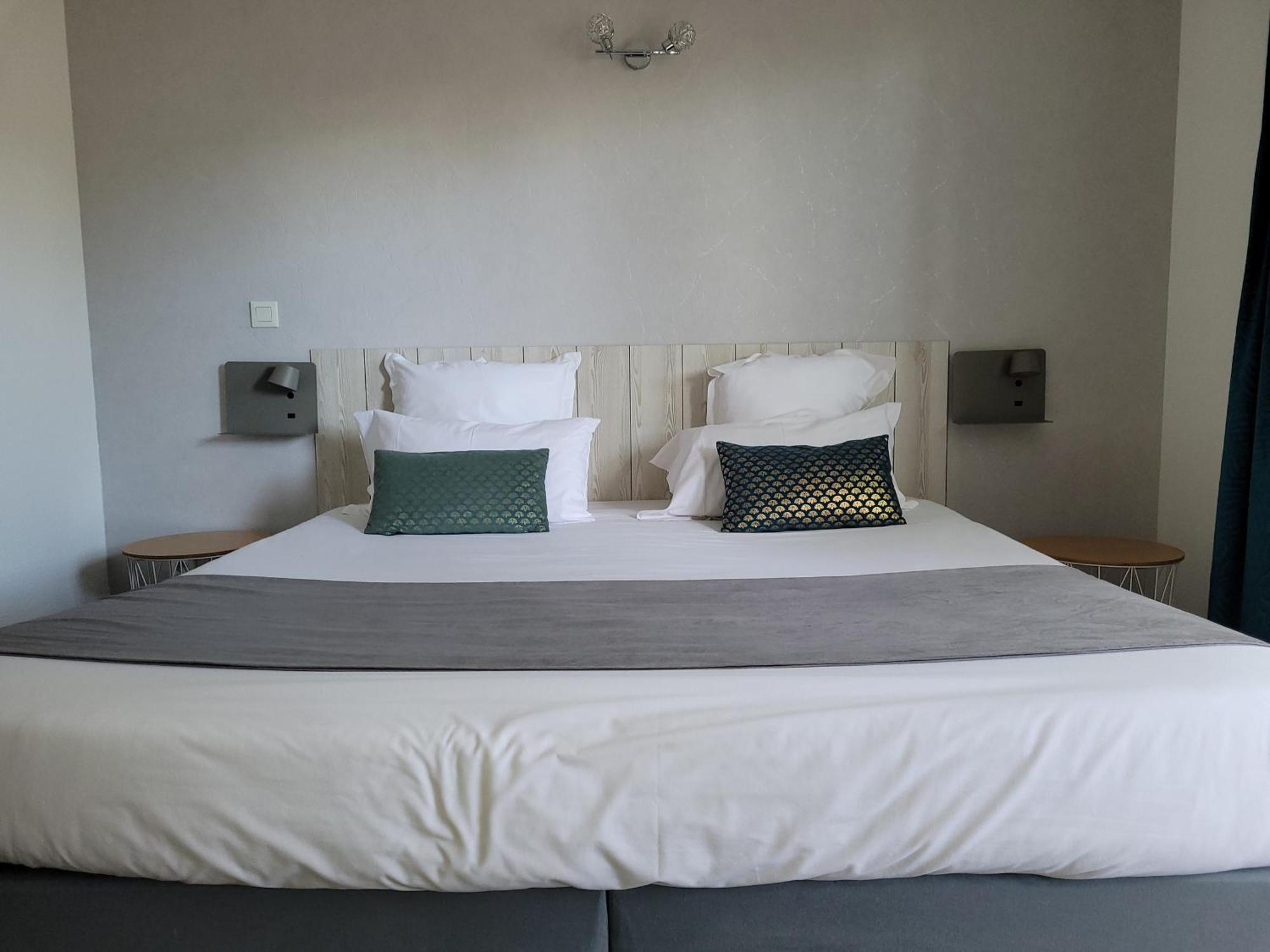Superior Double Room,1524362776:JPEG