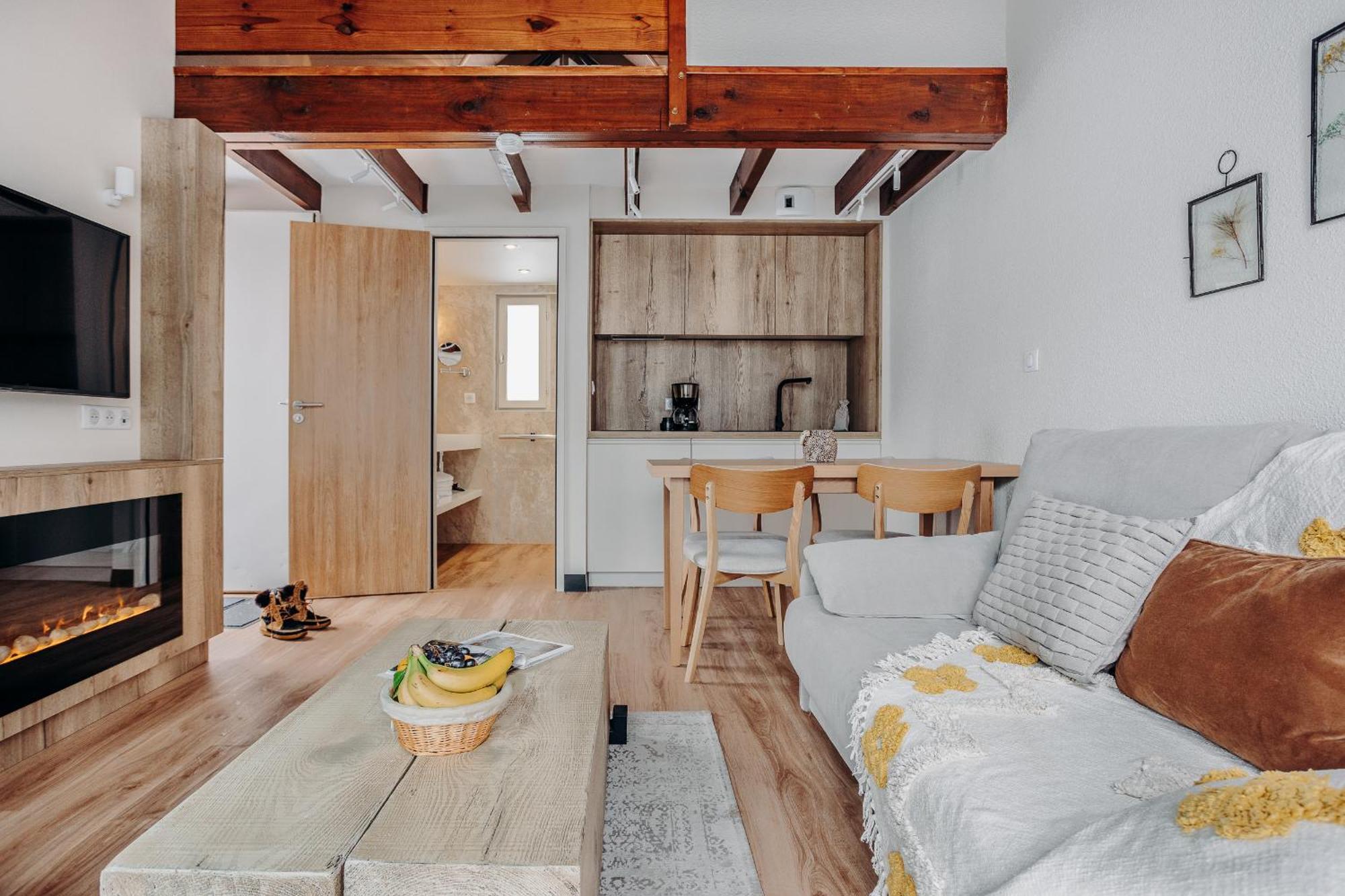 One-Bedroom Chalet,1252444813:JPEG