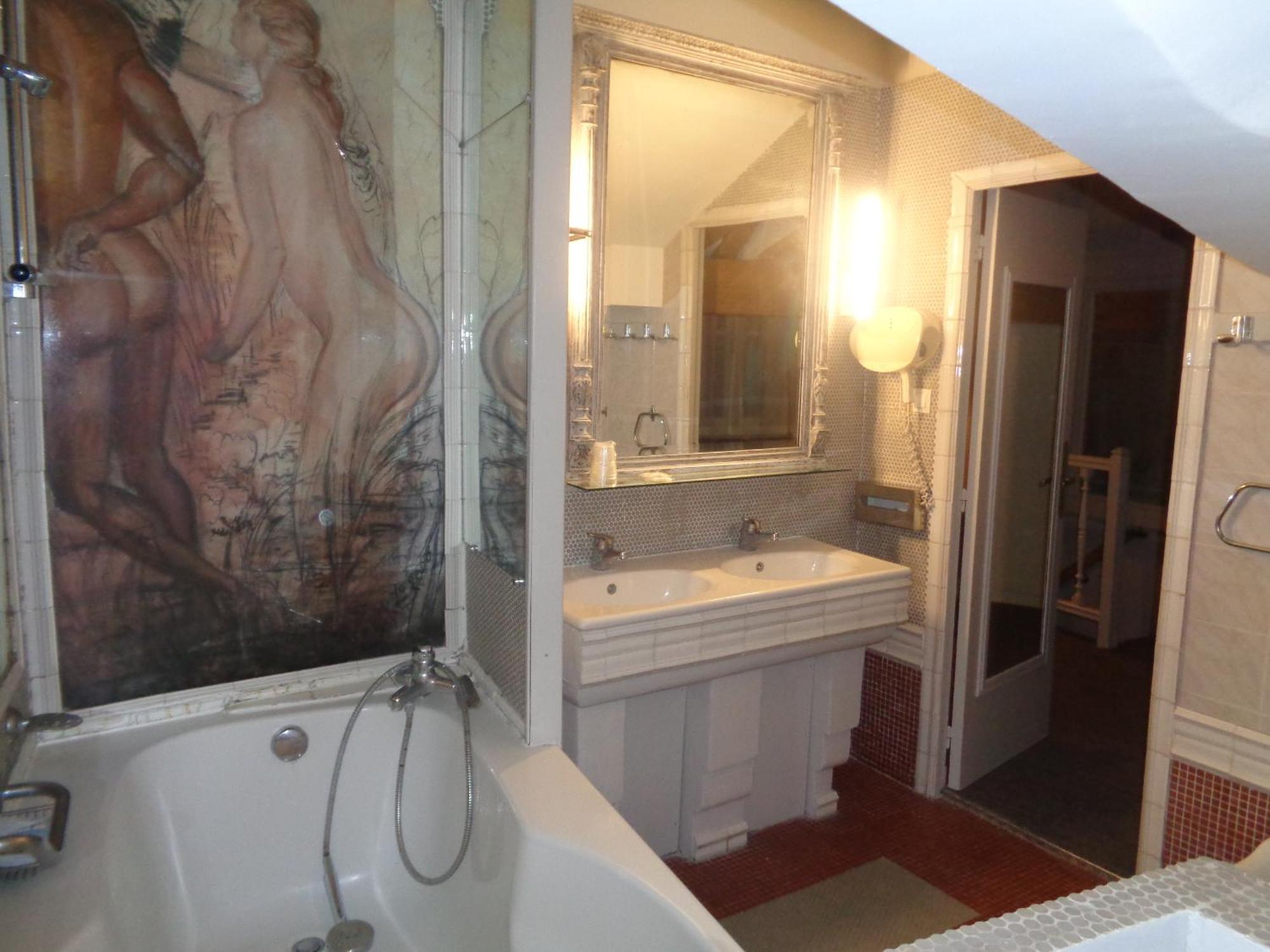 Superior Double Room View on Notre-Dame